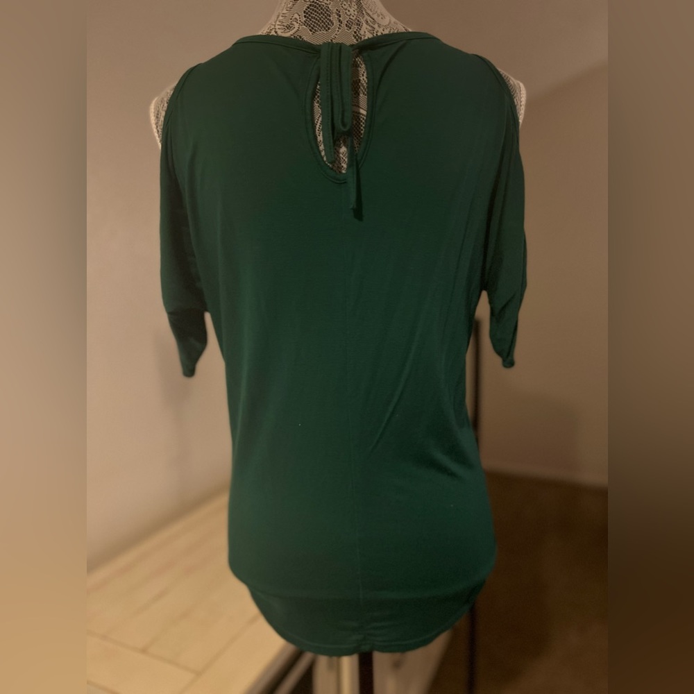 Ladies top - Picture 2 of 2
